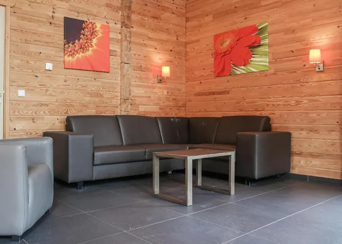 Holiday home Lovely In With Wifi Heel