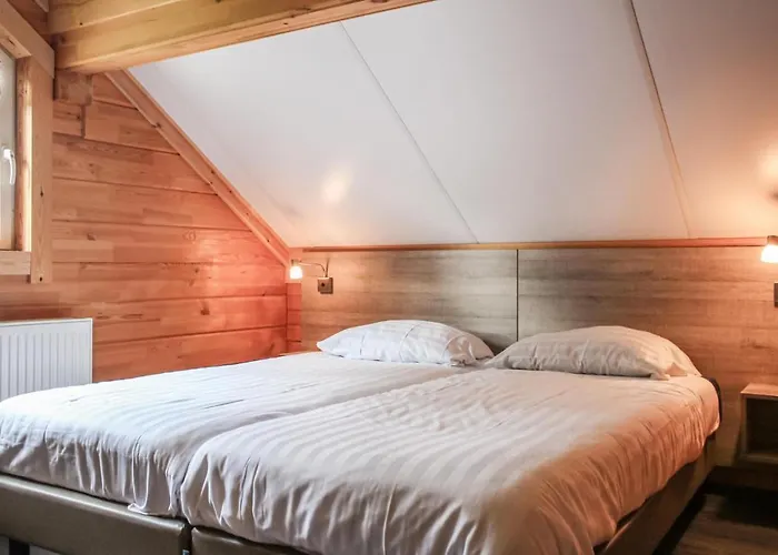 Holiday home Lovely In With Wifi Heel